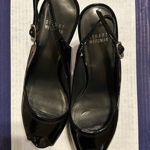 Stuart Weitzman peep toe patent leather slingback pumps. Size 8.5 M